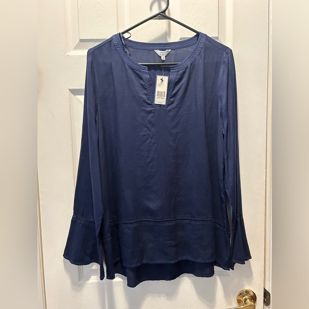 NWT Crown & Ivy long sleeve blouse medium